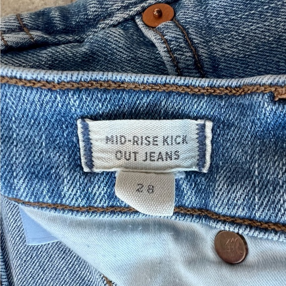 Madewell Mid-Rise Kick Out Crop Jeans w/ Raw Hem, Cherryville Blue Wash, 28 - Picture 8 of 12